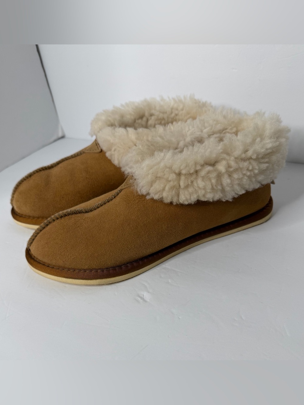 Celtic & Co Shearling Bootee sheepskin Slippers Size US 9 - MRSP $160 - Picture 5 of 11
